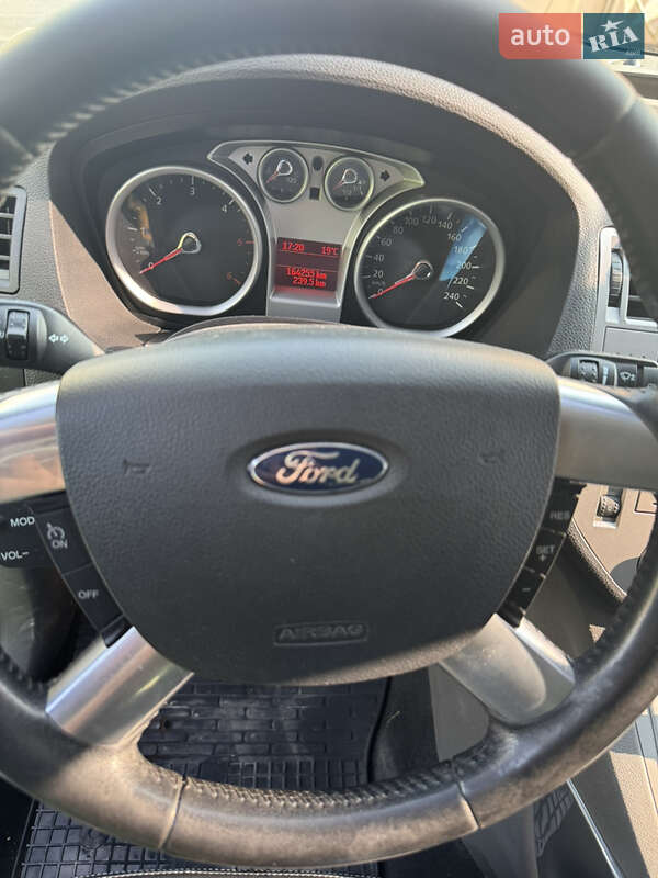 Внедорожник / Кроссовер Ford Kuga 2012 в Запорожье