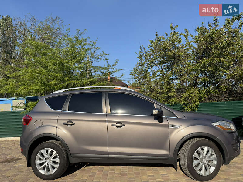 Внедорожник / Кроссовер Ford Kuga 2012 в Запорожье