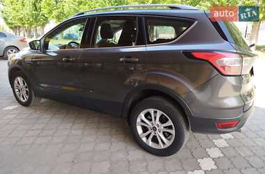 Позашляховик / Кросовер Ford Kuga 2019 в 