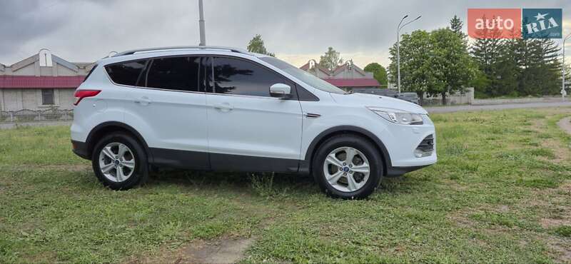 Внедорожник / Кроссовер Ford Kuga 2015 в Павлограде