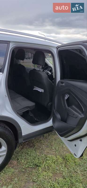 Внедорожник / Кроссовер Ford Kuga 2015 в Павлограде