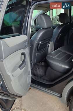 Позашляховик / Кросовер Ford Kuga 2012 в 