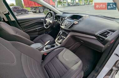 Внедорожник / Кроссовер Ford Kuga 2013 в 