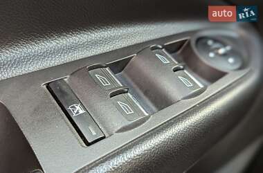 Внедорожник / Кроссовер Ford Kuga 2013 в 