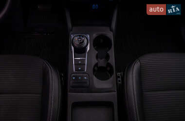 Внедорожник / Кроссовер Ford Kuga 2021 в 