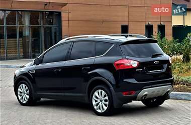 Позашляховик / Кросовер Ford Kuga 2012 в 