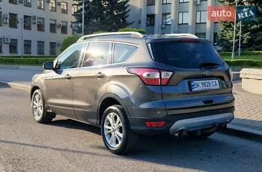 Внедорожник / Кроссовер Ford Kuga 2017 в 