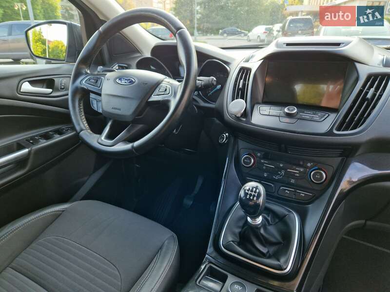 Внедорожник / Кроссовер Ford Kuga 2017 в Ровно фото 17 Внедорожник / Кроссовер Ford Kuga 2017 в Ровно