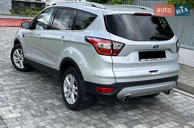 Внедорожник / Кроссовер Ford Kuga 2016 в 