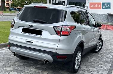 Внедорожник / Кроссовер Ford Kuga 2016 в 