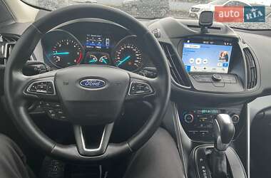 Внедорожник / Кроссовер Ford Kuga 2016 в 