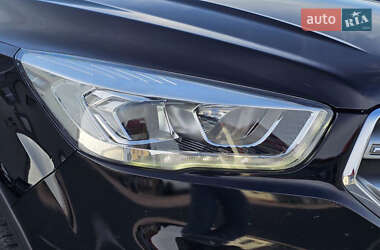 Позашляховик / Кросовер Ford Kuga 2019 в 