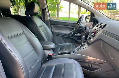 Позашляховик / Кросовер Ford Kuga 2012 в 