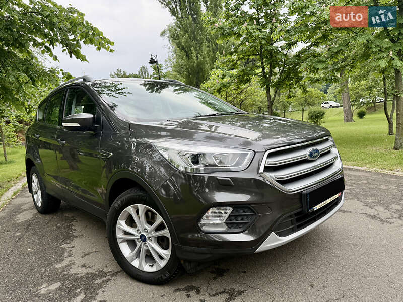 Внедорожник / Кроссовер Ford Kuga 2019 в Киеве
