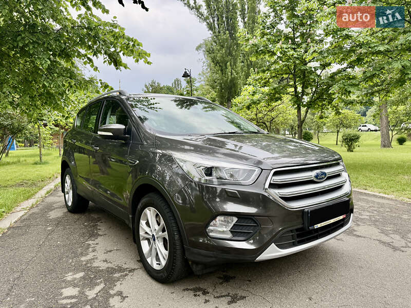 Внедорожник / Кроссовер Ford Kuga 2019 в Киеве