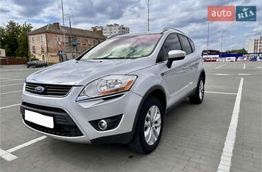 Позашляховик / Кросовер Ford Kuga 2011 в 