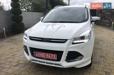 Позашляховик / Кросовер Ford Kuga 2016 в 