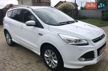 Позашляховик / Кросовер Ford Kuga 2016 в 