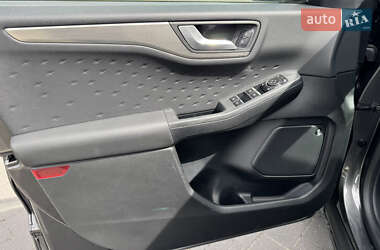 Внедорожник / Кроссовер Ford Kuga 2021 в 