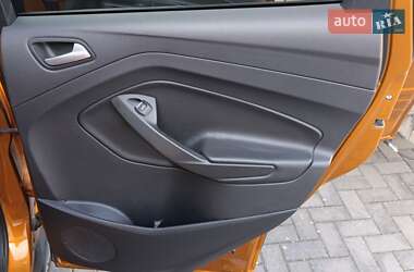 Внедорожник / Кроссовер Ford Kuga 2015 в 