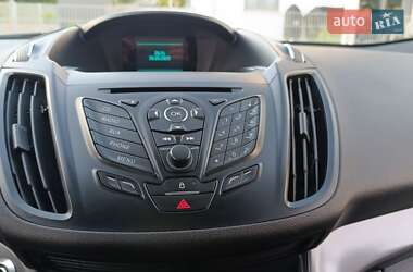 Внедорожник / Кроссовер Ford Kuga 2015 в 