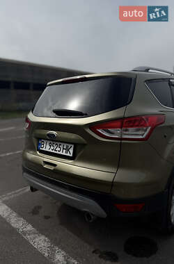 Внедорожник / Кроссовер Ford Kuga 2015 в 