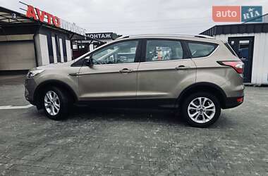 Внедорожник / Кроссовер Ford Kuga 2019 в 