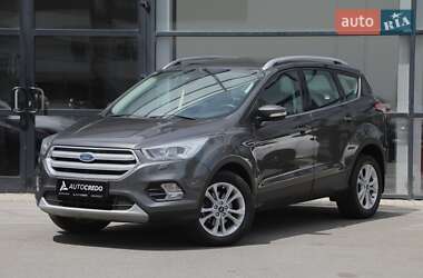 Внедорожник / Кроссовер Ford Kuga 2019 в 
