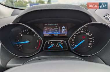 Позашляховик / Кросовер Ford Kuga 2017 в 