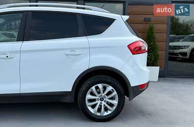 Внедорожник / Кроссовер Ford Kuga 2011 в 