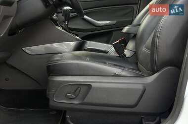 Внедорожник / Кроссовер Ford Kuga 2011 в 