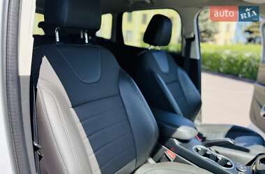 Внедорожник / Кроссовер Ford Kuga 2013 в 