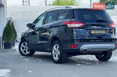 Позашляховик / Кросовер Ford Kuga 2016 в 