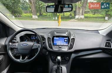 Внедорожник / Кроссовер Ford Kuga 2019 в 