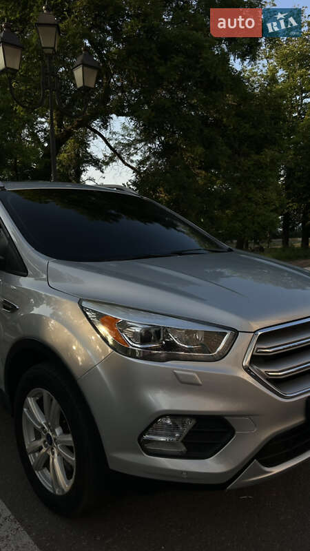 Позашляховик / Кросовер Ford Kuga 2017 в Одесі