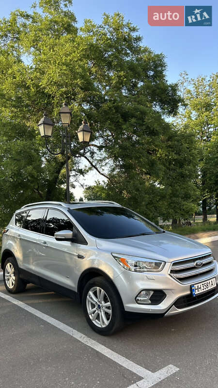 Позашляховик / Кросовер Ford Kuga 2017 в Одесі