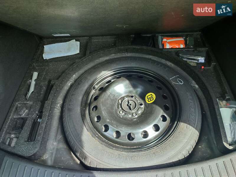 Внедорожник / Кроссовер Ford Kuga 2013 в Житомире
