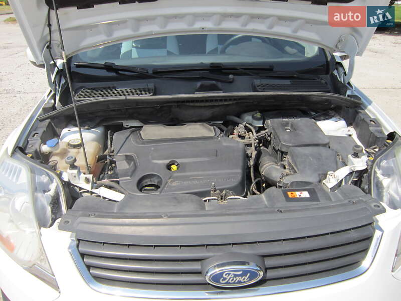 Позашляховик / Кросовер Ford Kuga 2011 в Цумані