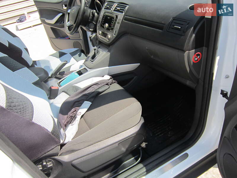 Позашляховик / Кросовер Ford Kuga 2011 в Цумані