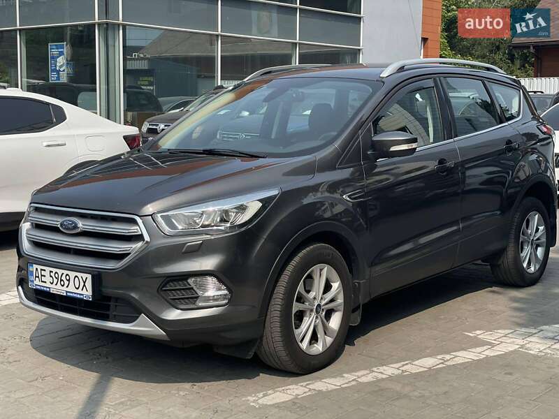 Позашляховик / Кросовер Ford Kuga 2019 в Дніпрі