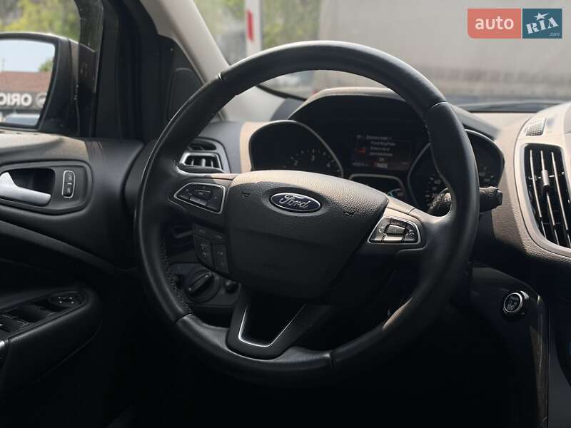 Позашляховик / Кросовер Ford Kuga 2019 в Дніпрі