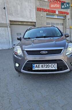 Внедорожник / Кроссовер Ford Kuga 2012 в 