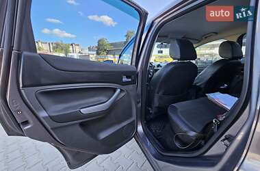 Внедорожник / Кроссовер Ford Kuga 2012 в 