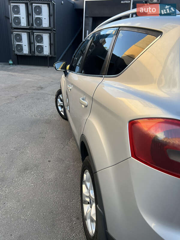 Позашляховик / Кросовер Ford Kuga 2011 в Черкасах