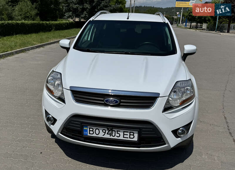 Внедорожник / Кроссовер Ford Kuga 2010 в Надворной