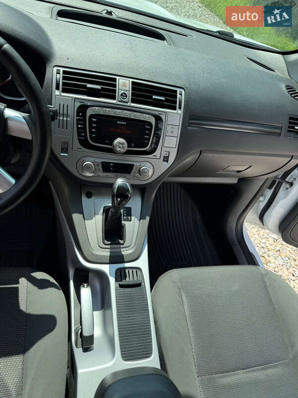 Внедорожник / Кроссовер Ford Kuga 2010 в Надворной