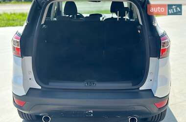 Внедорожник / Кроссовер Ford Kuga 2017 в 