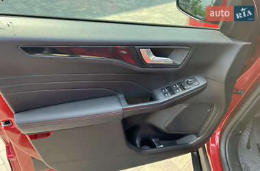 Внедорожник / Кроссовер Ford Kuga 2022 в 