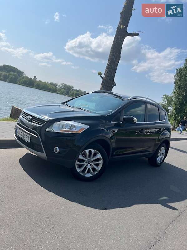 Внедорожник / Кроссовер Ford Kuga 2011 в 