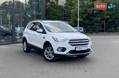 Внедорожник / Кроссовер Ford Kuga 2019 в 